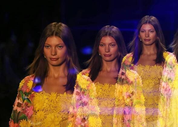 (160914) -- NEW YORK, Sept. 14, 2016 -- The multiple exposure photo shows a model displays a creation of NAEEM KHAN 2017 Spring Summer collection during the New York Fashion Week in New York, the United States, on Sept. 14, 2016. ) U.S.-NEW YORK-FASHION-NAEEM KHAN QinxLang 