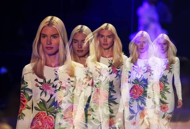(160914) -- NEW YORK, Sept. 14, 2016 -- The multiple exposure photo shows a model displays a creation of NAEEM KHAN 2017 Spring Summer collection during the New York Fashion Week in New York, the United States, on Sept. 14, 2016. ) U.S.-NEW YORK-FASHION-NAEEM KHAN QinxLang 