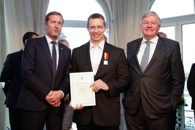 Walloon Minister President Paul Magnette, Michael Gillon, astrophysicien découvreur d exoplanetes (chevalier) and Walloon Minister of Economy, Industry, Innovation and IT Jean-Claude Marcourt pictured during the award ceremony for the sixth edition of the Merites Wallons by the Walloon Government at the Elysette, in Jambes, Namur, Thursday 15 September 2016.  BRUNOxFAHY 04932353