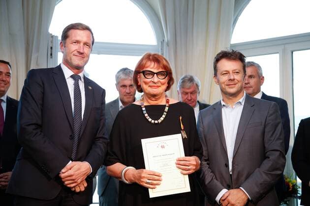 Preisverleihung Merites Wallons in Namur Walloon Minister President Paul Magnette, Design pioneer, Francoise Foulon and Walloon Minister of Environment, Animal Welfare, Spatial Planning, Airports and Mobility Carlo Di Antonio pictured during the award ceremony for the sixth edition of the Merites Wallons by the Walloon Government at the Elysette, in Jambes, Namur, Thursday 15 September 2016.  BRUNOxFAHY 04932376
