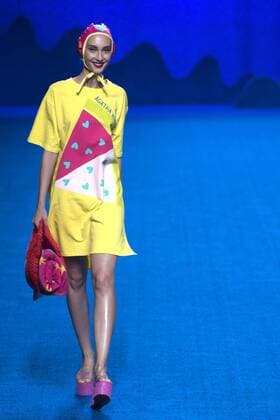 Madrid Fashion Week - Agatha Ruiz de la Prada show Model bei der Agatha Ruiz de la Prada Fashion Show auf der Mercedes-Benz Fashion Week Madrid Spring Summer 2017. Madrid, 16.09.2016 Agatha Ruiz de la Prada Model  Foto:xDyDxFotografosx xFuturexImage