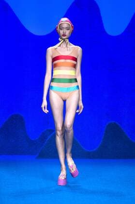 Madrid Fashion Week - Agatha Ruiz de la Prada show Model bei der Agatha Ruiz de la Prada Fashion Show auf der Mercedes-Benz Fashion Week Madrid Spring Summer 2017. Madrid, 16.09.2016 Agatha Ruiz de la Prada Model  Foto:xDyDxFotografosx xFuturexImage