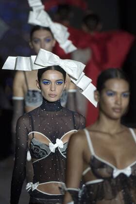 Models bei der Andres Sarda Fashion Show auf der Mercedes-Benz Fashion Week Madrid Spring Summer 2017. Madrid, 16.09.2016 Andres Sarda Models  Foto:xDyDxFotografosx xFuturexImage