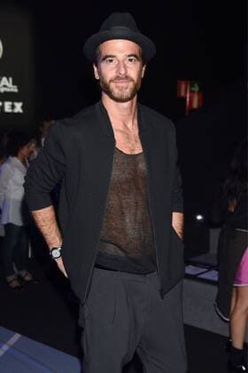 Alfonso Bassave en el front row del desfile Moises Nieto Manemane de la Mercedes Benz Fashion Week Madrid. 588 Diego Puerta Cordon Press Alfonso Bassave at the front row of Moises Nieto Manemane s fashion show at Mercedes Benz Fashion Week Madrid. Cordon Press  DiegoxPuerta