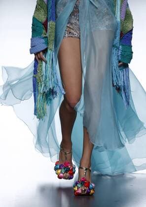 A model presents a creation from the Spring Summer 2017 collection by Spanish designer Francis Montesinos during the Mercedes Benz Fashion Week Madrid (MBFWM) held in Madrid, Spain, 17 September 2016. The MBFWM will run from 15 to 20 September 2016. Mercedes Benz Fashion Week Madrid - Francis Montesinos !ACHTUNG: NUR REDAKTIONELLE NUTZUNG!  GRA145 20160917-636097181095463312
