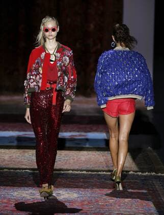 A model presents a creation from the Spring Summer 2017 collection by Spanish designer Ana Locking during the Mercedes Benz Fashion Week Madrid (MBFWM) held in Madrid, Spain, 17 September 2016. The MBFWM will run from 15 to 20 September 2016. Mercedes Benz Fashion Week Madrid - Ana Locking !ACHTUNG: NUR REDAKTIONELLE NUTZUNG!  GRA280 20160917-636097261877810217