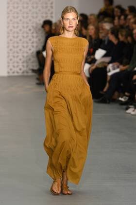 September 17, 2016 - London, London, UK - Model on the catwalk at the JASPER CONRAN Spring Summer 2017 show. Models, buyers, celebrities and the stylish descend upon London Fashion Week for the Spring Summer 2017 clothes collection shows. London, UK. London United Kingdom  - ZUMAl94_
