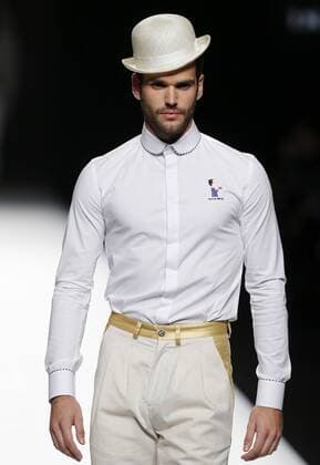Models wears a creation of Ion Fiz on the runway during the 64th of the Mercedes Benz Fashion Week Madrid runway wich will be held until 20 September in Ifema. MADRID FASHION WEEK !ACHTUNG: NUR REDAKTIONELLE NUTZUNG!  GRA446 20160917-636097498302820562
