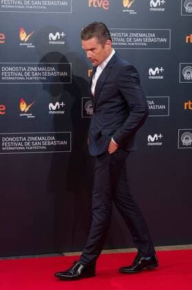 Ethan Hawke receives the Donostia Award during the 64rd San Sebastian Film Festival on September 17, 2016 in San Sebastian, Spain.  JosexIgnacioxunanue Ethan Hawke _64 Zinemaldia