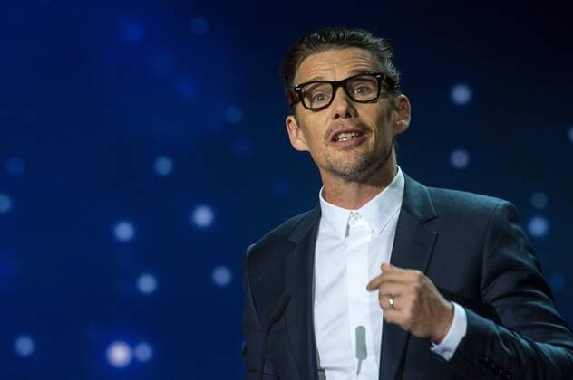 Ethan Hawke receives the Donostia Award during the 64rd San Sebastian Film Festival on September 17, 2016 in San Sebastian, Spain.  JosexIgnacioxunanue Ethan Hawke _64 Zinemaldia