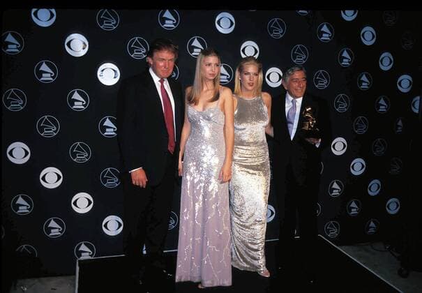 K11463SMO.1998 GRAMMY AWARDS AT RADIO CITY MUSIC HALL NEW YORK CITY 02 26 1998 .PHOTO BY SONIA MOSKOWITZ GLOBE PHOTOS.DONALD TRUMP WITH DAUGHTER IVANKA, DIANA KRALL AND TONY BENNETT - ZUMAms4_