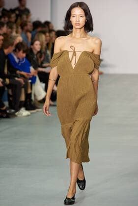 September 17, 2016 - London, England, United Kingdom - A Model presents creations by designer Barbara Casasola during the 2017 Spring Summer catwalk show at London Fashion Week in London on September 17, 2016. London United Kingdom  - ZUMAn230
