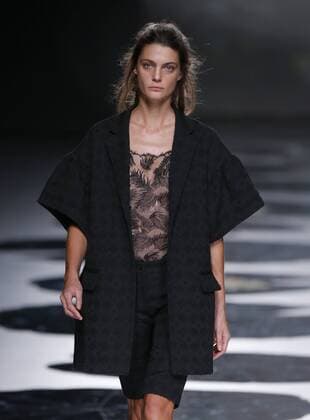 A model presents a creation from the Spring Summer 2017 collection by Spanish designer Ailanto during the Mercedes Benz Fashion Week Madrid (MBFWM) held in Madrid, Spain, 18 September 2016. The MBFWM will run from 15 to 20 September 2016. Mercedes Benz Fashion Week Madrid - Ailanto !ACHTUNG: NUR REDAKTIONELLE NUTZUNG!  GRA206 20160918-636098128556537648
