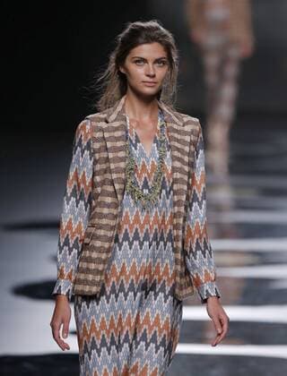 A model presents a creation from the Spring Summer 2017 collection by Spanish designer Ailanto during the Mercedes Benz Fashion Week Madrid (MBFWM) held in Madrid, Spain, 18 September 2016. The MBFWM will run from 15 to 20 September 2016. Mercedes Benz Fashion Week Madrid - Ailanto !ACHTUNG: NUR REDAKTIONELLE NUTZUNG!  GRA206 20160918-636098128597253387