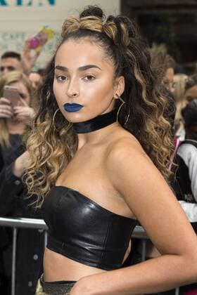 September 18, 2016 - London, London, UK - ELLE EYRE attends the TOP SHOP UNIQUE Spring Summer 2017 show. Models, buyers, celebrities and the stylish descend upon London Fashion Week for the Spring Summer 2017 clothes collection shows. London, UK. London UK  - ZUMAl94_