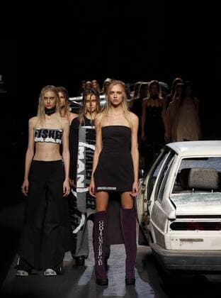 Models present a creations from the Spring Summer 2017 collection by Spanish designer Maria Ke Fisherman during the Mercedes Benz Fashion Week Madrid (MBFWM) held in Madrid, Spain, 18 September 2016. The MBFWM will run from 15 to 20 September 2016. Mercedes Benz Fashion Week Madrid - María Ke Fisherman !ACHTUNG: NUR REDAKTIONELLE NUTZUNG!  GRA206 20160918-636098176109699265