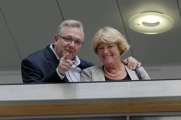 Frank Henkel + Monika Grütters 2016-09-19, Berlin, Deutschland - Berlins CDU-Landeschef und Innensenator, Verlierer der Abgeordnetenhauswahlen vom 18. September, vor der Pressekonferenz nach der CDU-Präsidiumssitzung zusammen mit Kultiurstaatsministerin Monika Grütters im Konrad-Adenauer-Haus.