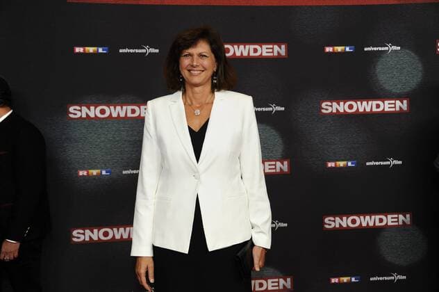 Ilse Aigner Premiere Snowden Film, Fernsehen Universum Film Mathäser Palast München 19. September 2016