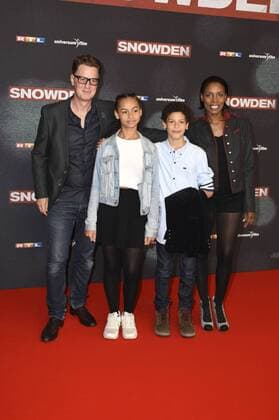 Florian Simbeck mit Gattin Stephanie und Kindern Emma und Steward bei der Europapremiere des Kinofilms Snowden im Mathäser Filmpalast. München, 19.09.2016 Foto:xP.xSchönbergerx xFuturexImage