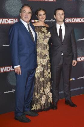 Oliver Stone, Shailene Woodley und Joseph Gordon-Levitt bei der Europapremiere des Kinofilms Snowden im Mathäser Filmpalast. München, 19.09.2016 Foto:xP.xSchönbergerx xFuturexImage