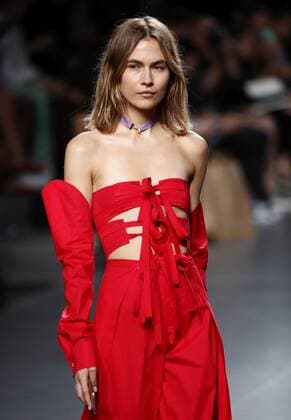 A model takes to the catwalk a creation by Spanish label Abrahamsson during the Mercedes Benz Fashion Week Madrid (MBFWM) held in Madrid, Spain, 20 September 2016. The MBFWM will run from 15 to 20 September 2016. Mercedes Benz Fashion Week Madrid - Maria Escote !ACHTUNG: NUR REDAKTIONELLE NUTZUNG!  20160920-636099687228432456