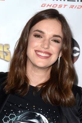 LOS ANGELES - SEP 19: Elizabeth Henstridge at the Agents Of SHIELD Season 4 Premiere at the Pacific Theater at The Grove on September 19, 2016 in Los Angeles, CA  Copyright: xHPAx
