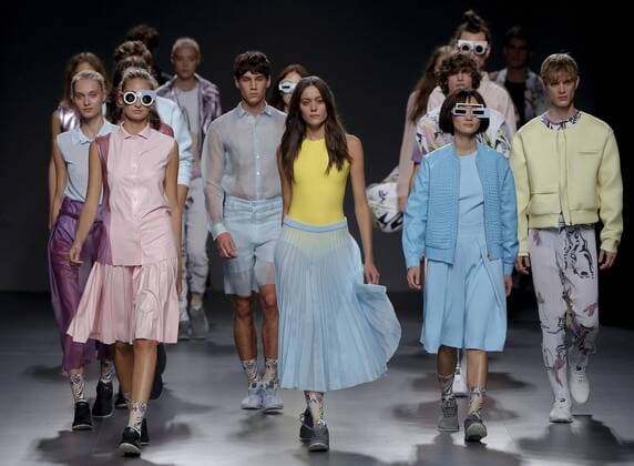 Models present the creations of Xevi Fernandez for the catwalk of young talents EGO during the last day of the 64th Mercedes-Benz Fashion Week Madrid, at the Spanish capital, 20 September 2016. XEVI FERNANDEZ FASHION SHOW !ACHTUNG: NUR REDAKTIONELLE NUTZUNG!  MAD001 20160920-636100066941208957