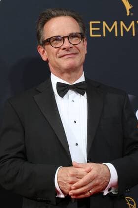 LOS ANGELES - SEP 18: Peter Scolari at the 2016 Primetime Emmy Awards - Arrivals at the Microsoft Theater on September 18, 2016 in Los Angeles, CA  Copyright: xKathyxHutchinsx