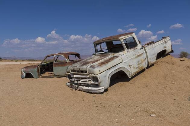 Alte Autowracks im Sand, Ford Pickup Oldtimer, Solitaire, Namibia, Afrika Copyright: imageBROKER/GünterxLenz ibxglf04378780.jpg