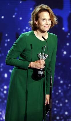 US actress Sigourney Weaver receives the Donostia Award of the 64th International Cinema Festival of San Sebastian during a gala celebrated at the Kursaal in San Sebastian, Basque Country, Spain, 21 September 2016. EFE Juan Herrero INTERNATIONAL CINEMA FESTIVAL OF SAN SEBASTIAN !ACHTUNG: NUR REDAKTIONELLE NUTZUNG!  SSB001 20160921-636100963168229517