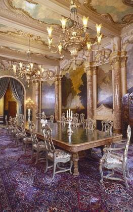 Nov 1, 1992 - Palm Beach, Florida, U.S. - EXCLUSIVE - Dining room at Donald Trump s Mar-a-lago home in Palm Beach. Palm Beach U.S. - ZUMAd135