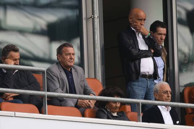 Hannover, HDI Arena, Gerhard Schroeder,Hannover 96 gegn Karlsruher SC,