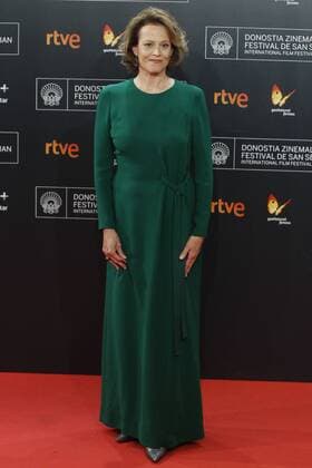 Filmfestival San Sebastian - Donostia Award Sigourney Weaver Sigourney Weaver receives the Donostia award 2016 to a lifetime achievements during the 64th San Sebastian film festival at the Kursaal in San Sebastian, Spain. CELEBRITIES : Sigourney Weaver receives the Donostia award 2016 - San Sebastian - 21 09 2016 WALTERKOVACS PANORAMIC 