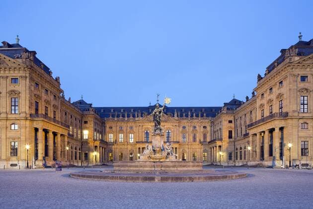  Würzburger Residenz, Abendstimmung, Würzburg, Unterfranken, Bayern, Deutschland, Europa Copyright: imageBROKER/ThomasxRobbin ibxrbb04363687.jpg
