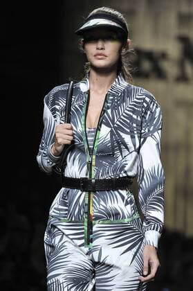 Milan Fashion Week, Women Spring Summer 2017. Milano, Moda Donna, Primavera Estate 2017. Max Mara catwalk Pictured: Gigi Hadid  Copyright: xRiccardoxGiordanoxSickix
