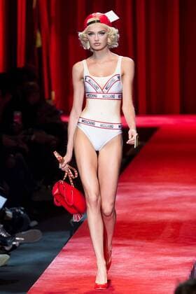 Milan Fashion Week, Women Spring Summer 2017 Milano Moda donna Primavera Estate 2017 - Modenschau Moschino Pictured: Moschino  Copyright: xGREGOx