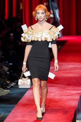 Milan Fashion Week, Women Spring Summer 2017 Milano Moda donna Primavera Estate 2017 - Modenschau Moschino Pictured: Moschino  Copyright: xGREGOx