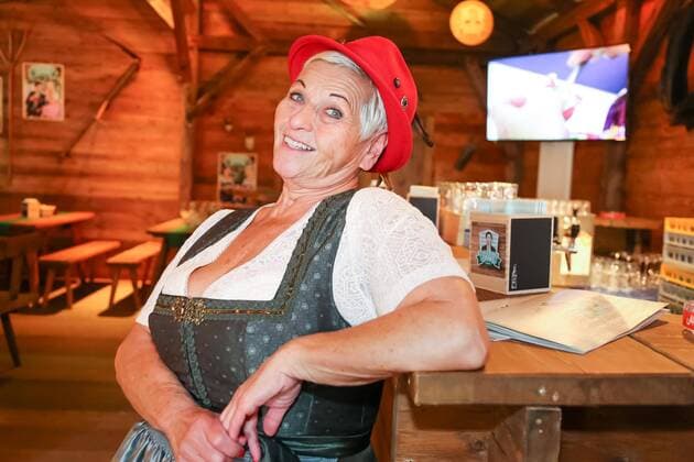 22.09.2016, Wiener Prater Kaiserwiese, Wiener Wiesn 2016 Eröffnung, Oktoberfest in Wien Im Bild: Jazz Gitti -im Dirndl