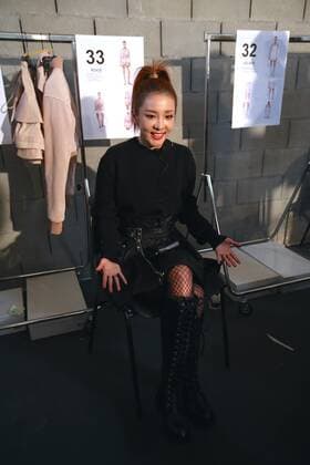 (160923) -- MILAN, Sept. 23, 2016 -- South Korean singer, member of 2NE1 Sandara Park, is seen backstage of Diesel Black Gold fashion show during Milan Fashion Week Spring Summer 2017 in Milan, Italy, Sept. 23, 2016. )(cl) ITALY-MILAN-FASHION WEEK-DIESEL BLACK GOLD-BACKSTAGE JinxYu 
