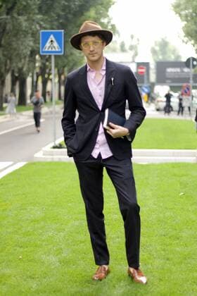 Street Style Outside The Armani Runway Show During The Milan Fashion Week Womenswear Spring-Summer 2017  Copyright: xPaoloxDilettox