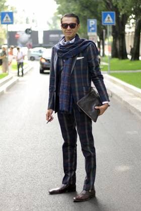 Street Style Outside The Armani Runway Show During The Milan Fashion Week Womenswear Spring-Summer 2017  Copyright: xPaoloxDilettox