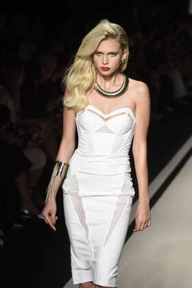 Mailand Fashion Week - Elisabetta Franchi Modenschau Milan Fashion Week, Women Spring Summer 2017. Milano, Moda Donna, Primavera Estate 2017. Elisabetta Franchi catwalk Pictured: model  Copyright: xSimonaxChiocciaxSickix