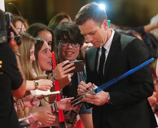 British actor and producer Ewan McGregor arrives at the presentation of the film American Pastoral during the 64th International Cinema Festival of San Sebastian, Basque Country, Spain, 23 September 2016. INTERNATIONAL CINEMA FESTIVAL OF SAN SEBASTIAN !ACHTUNG: NUR REDAKTIONELLE NUTZUNG!  SSB001 20160924-636102733833758277