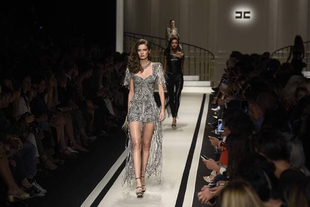 Mailand Fashion Week - Elisabetta Franchi Modenschau Milan Fashion Week, Women Spring Summer 2017. Milano, Moda Donna, Primavera Estate 2017. Elisabetta Franchi catwalk Pictured: model  Copyright: xSimonaxChiocciaxSickix