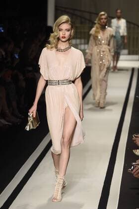 Mailand Fashion Week - Elisabetta Franchi Modenschau Milan Fashion Week, Women Spring Summer 2017. Milano, Moda Donna, Primavera Estate 2017. Elisabetta Franchi catwalk Pictured: model  Copyright: xSimonaxChiocciaxSickix