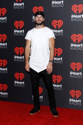 Country singer Sam Smith arrives for the iHeartRadio Music Festival at the T-Mobile Arena in Las Vegas, Nevada on September 23, 2016.  LVP2016092313 JAMESxATOA