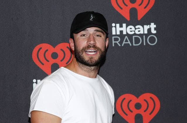 Country singer Sam Hunt arrives for the iHeartRadio Music Festival at the T-Mobile Arena in Las Vegas, Nevada on September 23, 2016.  LVP2016092316 JAMESxATOA