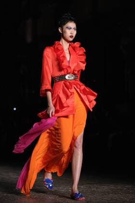 MILAN, Sept. 24, 2016 -- A model walks the runway during the Leitmotiv fashion show as part of Milan Fashion Week Spring Summer 2017 in Milan, Italy, on Sept. 24, 2016. )(axy) ITALY-MILAN-FASHION WEEK-LEITMOTIV JinxYu 