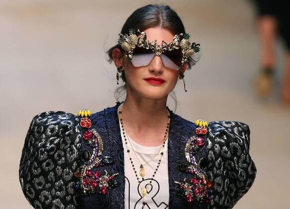Mailand Fashion Week - Dolce & Gabbana (160926) -- MILAN, Sept. 25, 2016 -- A model walks the runway during the Dolce&Gabbana fashion show as part of Milan Fashion Week Spring Summer 2017 in Milan, Italy, on Sept 25, 2016. ) (lrz) ITALY-MILAN-FASHION WEEK-DOLCE&GABBANA JinxYu 