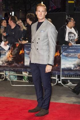 September 26, 2016 - London, London, UK - GREG RUTHERFORD attends the Deepwater Horizon film premiere at Cineworld in Leiester Square. London, UK. London UK  - ZUMAl94_